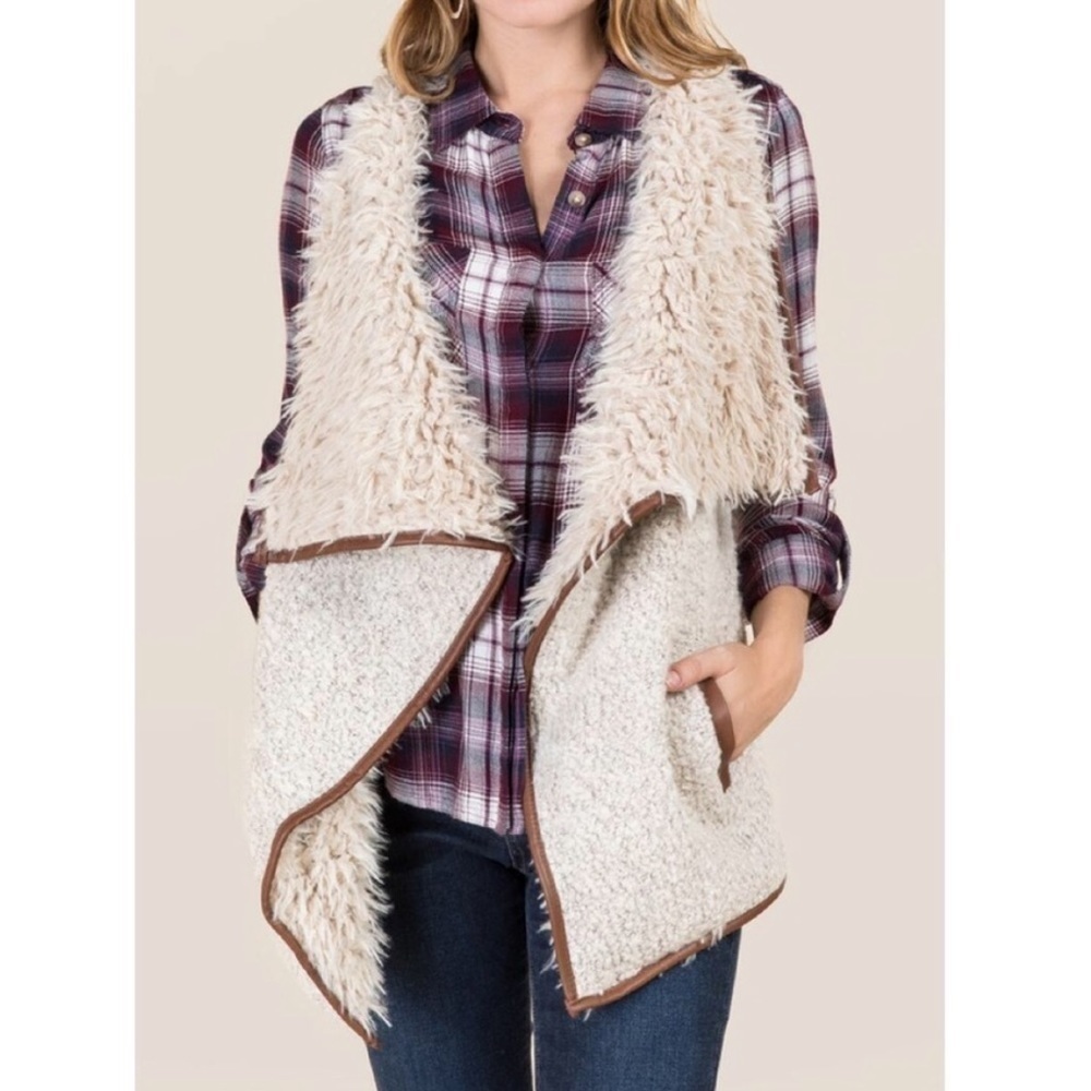 MIAMI Faux Sherpa Asymmetrical Vest Medium - Picture 2 of 8